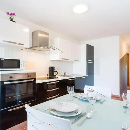Lanterna 100 Meters From The Sea - By Ta Leut Agency Appartement *