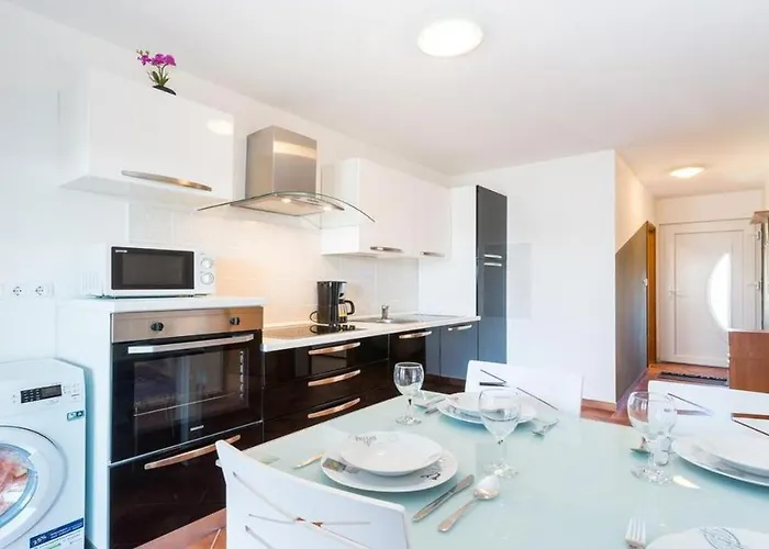 Lanterna 100 Meters From The Sea - By Ta Leut Agency Appartement *