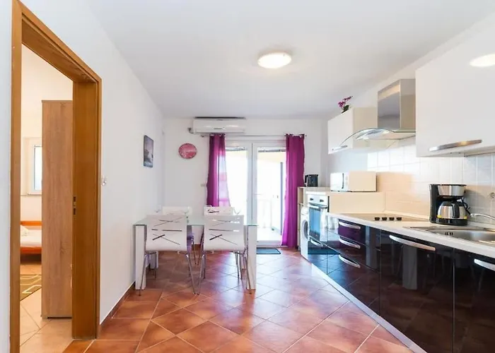 Lanterna 100 Meters From The Sea - By Ta Leut Agency Appartement Vir