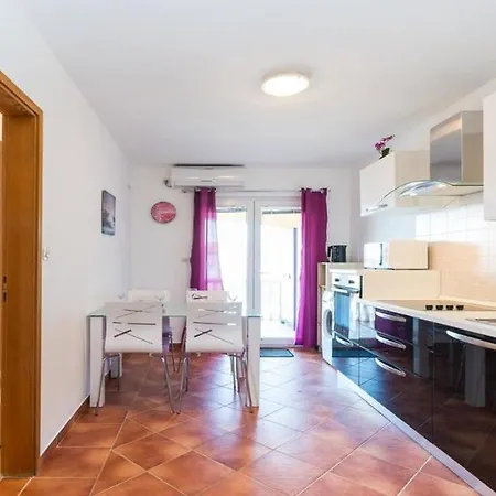 Lanterna 100 Meters From The Sea - By Ta Leut Agency Διαμέρισμα Vir